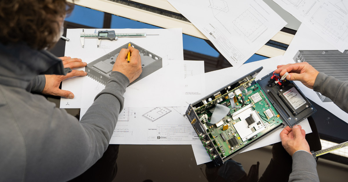 ELMEC elmec una realta in continuo movimento foto vuota