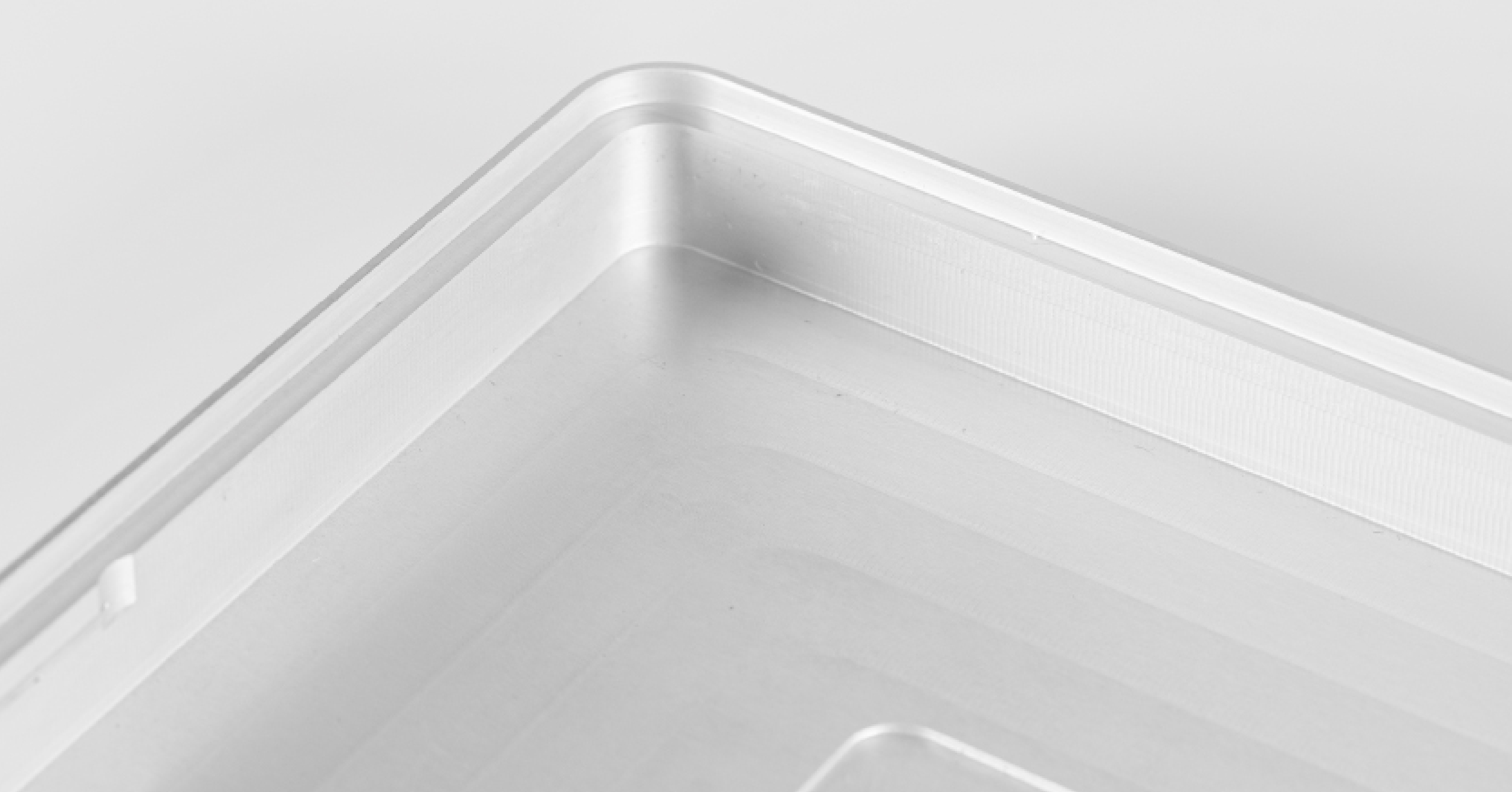 News Case in alluminio Acciaio WEB copia